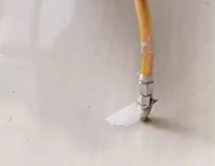 天涯瓷砖空鼓维修公司专业解答在瓷砖铺贴过程中，如果使用的砂料过粗（如全部使用了粗砂），可能会导致以下问题